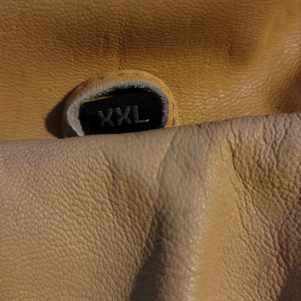 Fringed Leather Jacket with Beaded Design - Picture 4 of 12